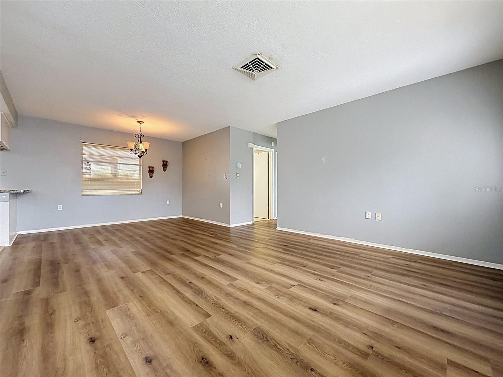 9151 BARRINGTON LANE