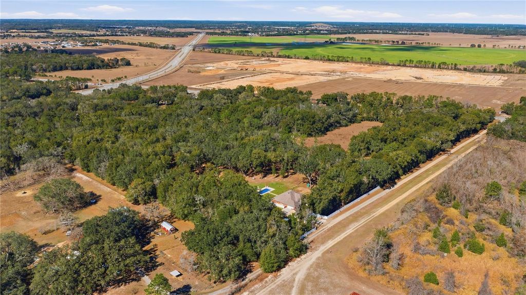 Photo of 8490 SE 110th Street Road, Belleview, FL 34420 (MLS # OM717613)