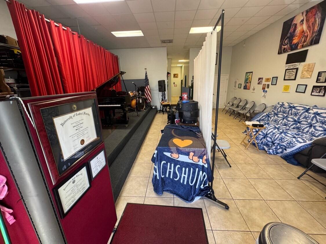 BRACY BUS PARK CONDO - Commercial Lease