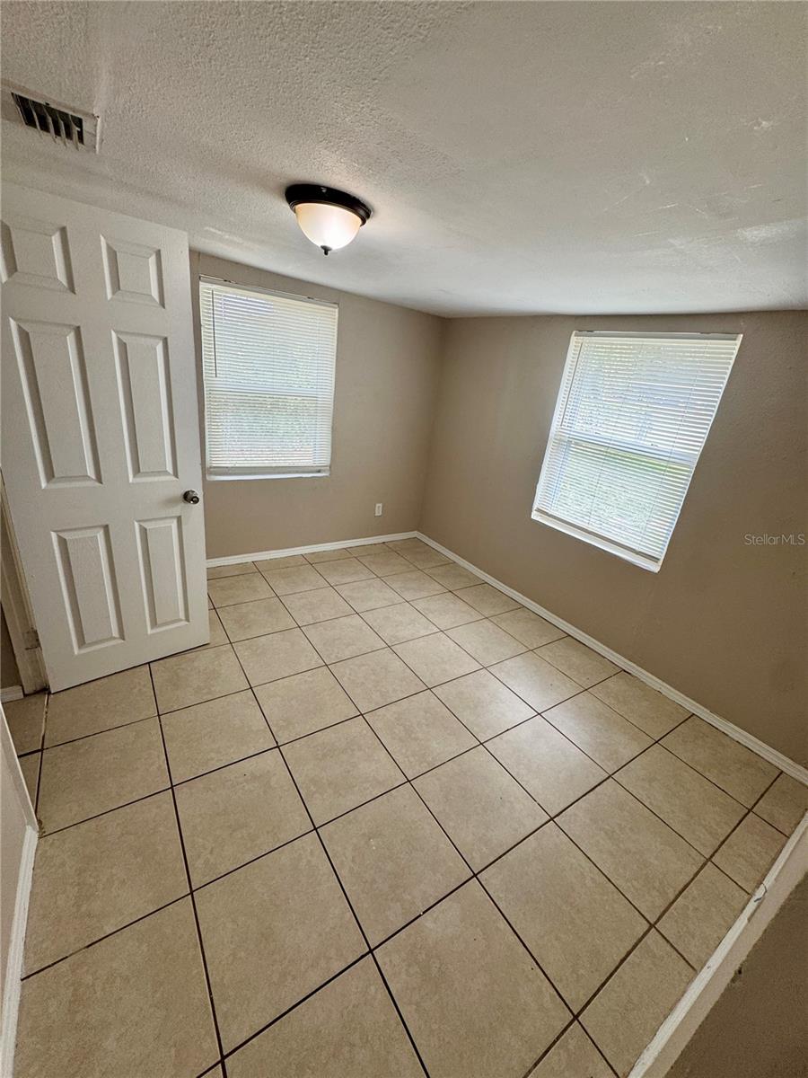 2313 W RIO VISTA AVENUE
