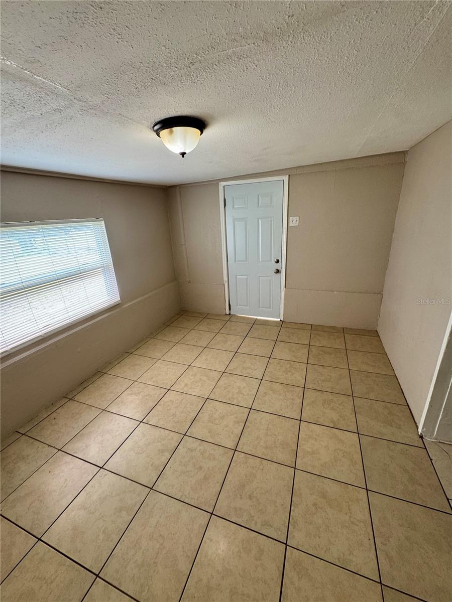 2313 W RIO VISTA AVENUE