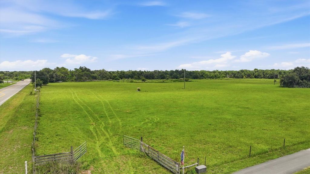Photo of 13805 County Road 675, Parrish, FL 34219 (MLS # A4697392)