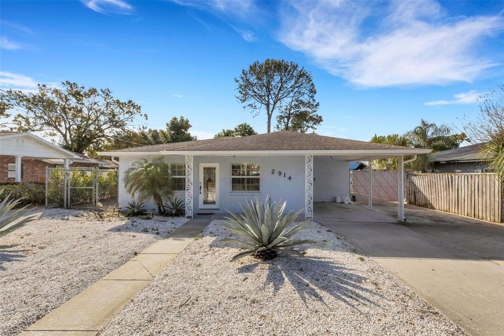 Photo of 2914 W Lake Avenue, Tampa, FL 33607 (MLS # TB8477577)