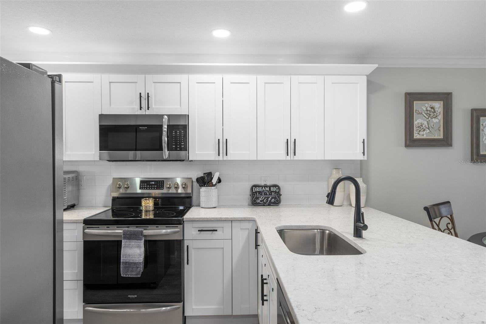 SAND PEBBLE POINTE CONDO 01 AMD 02 - Residential