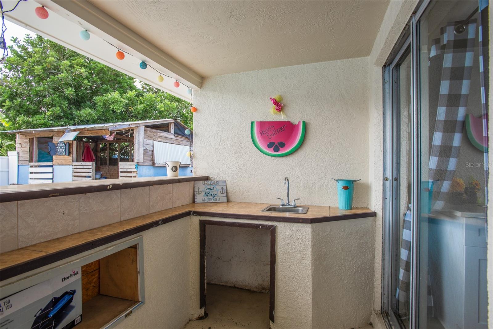 EMBASSY HILLS - Residential