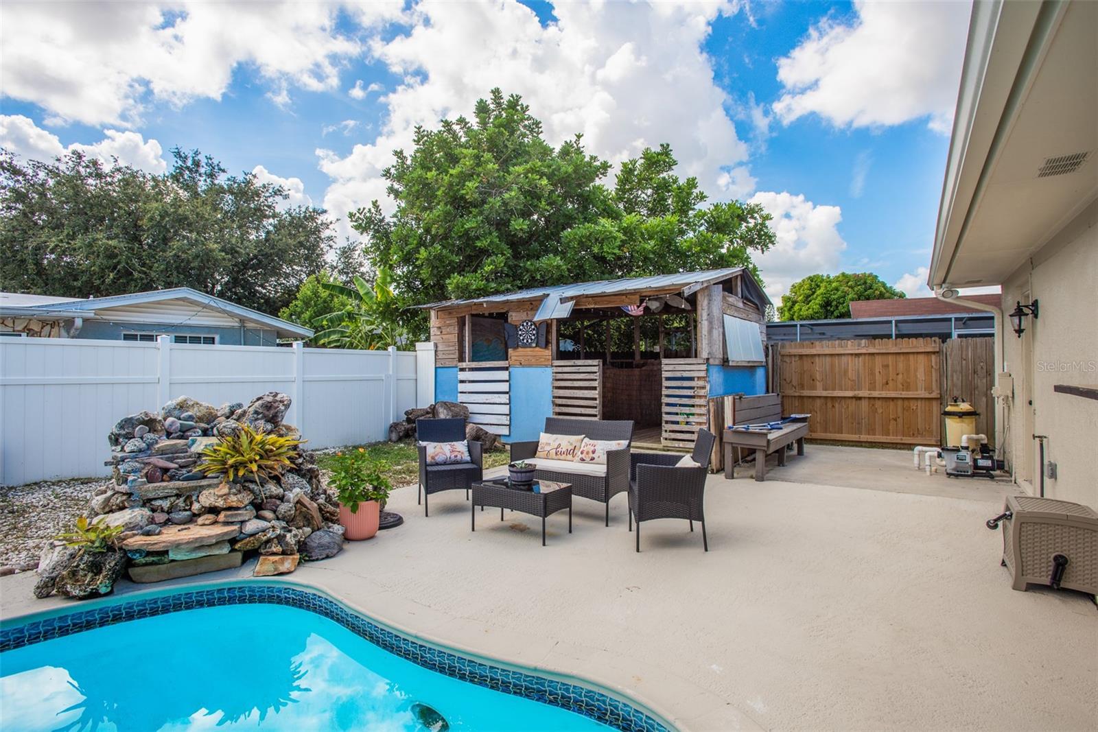 EMBASSY HILLS - Residential