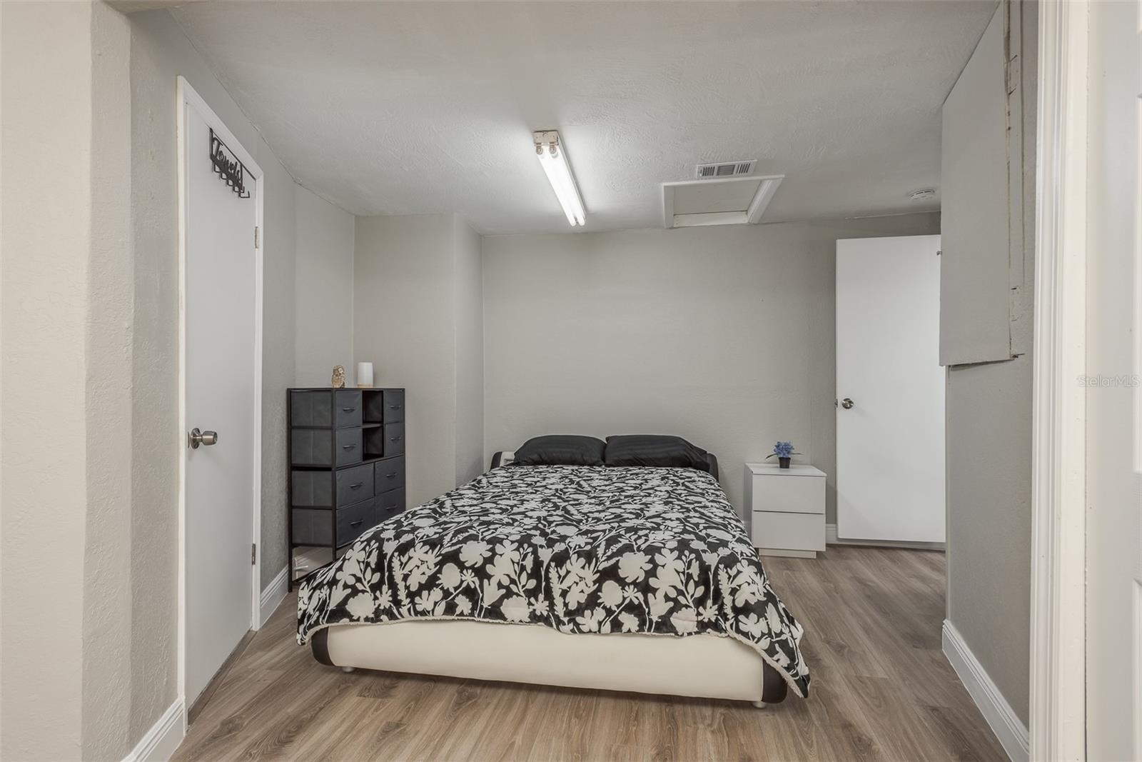 EMBASSY HILLS - Residential