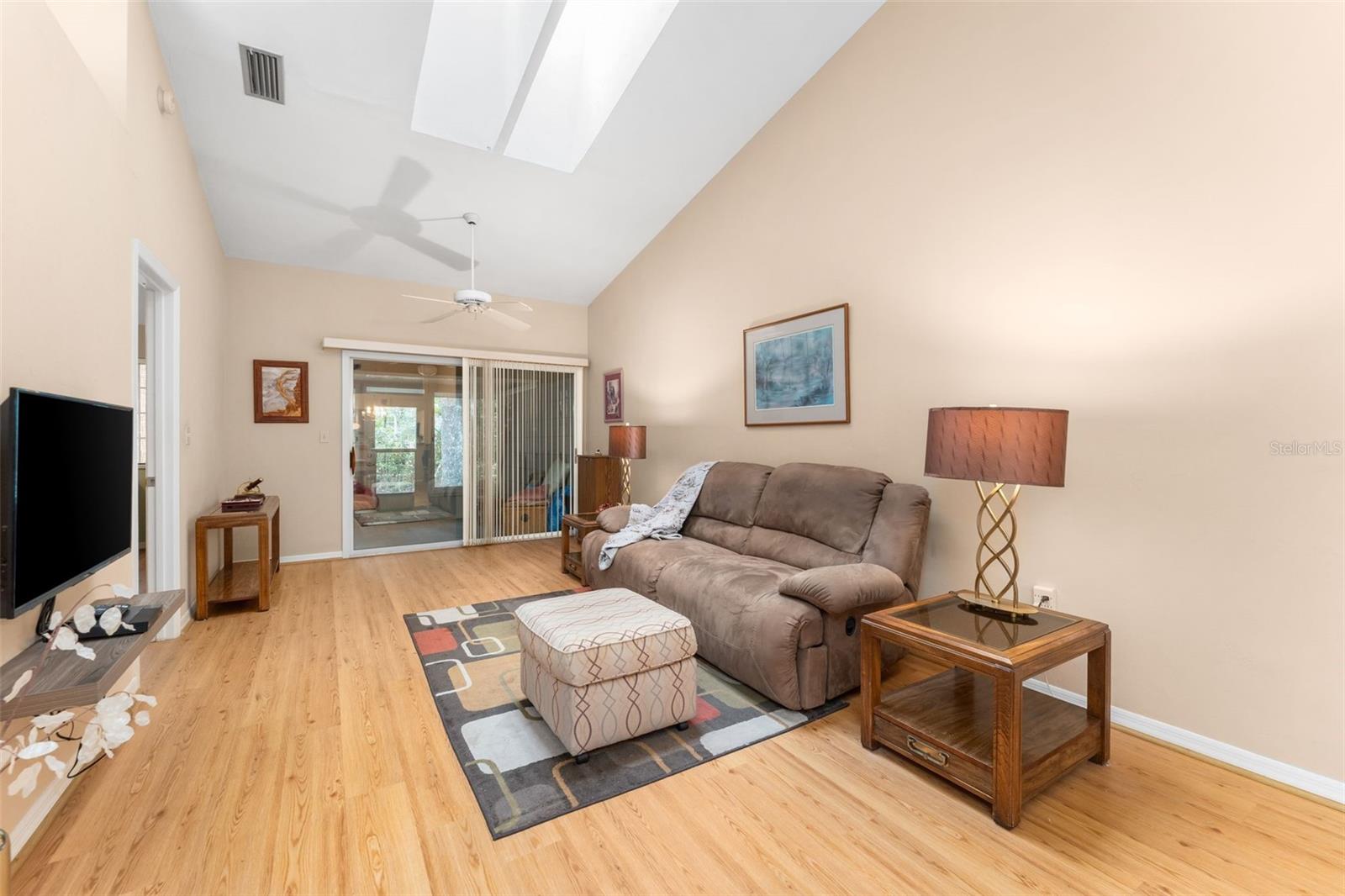 5029 SW 10TH LANE