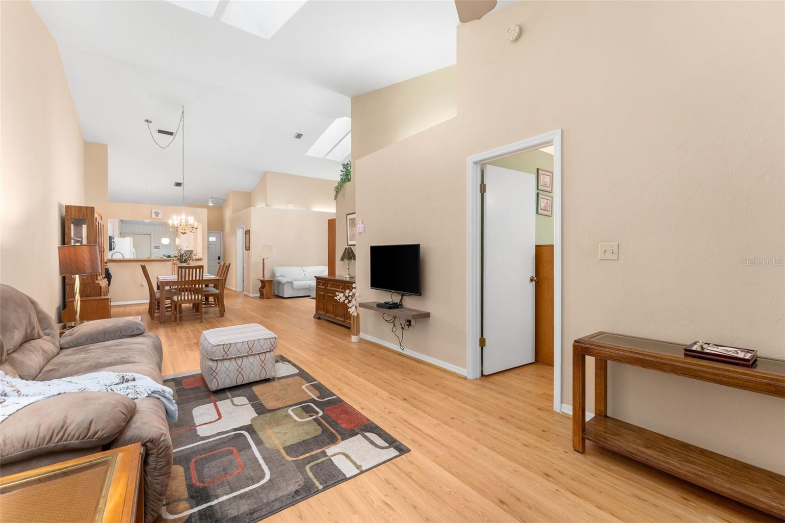 5029 SW 10TH LANE