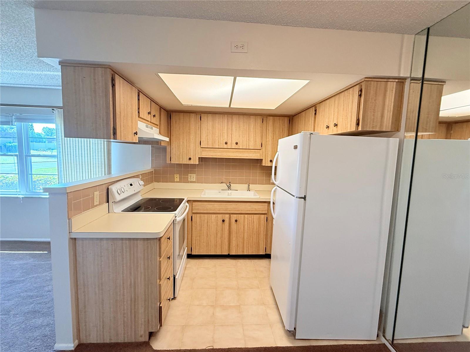 CEDAR POINTE CONDO PH 02 - Residential Lease