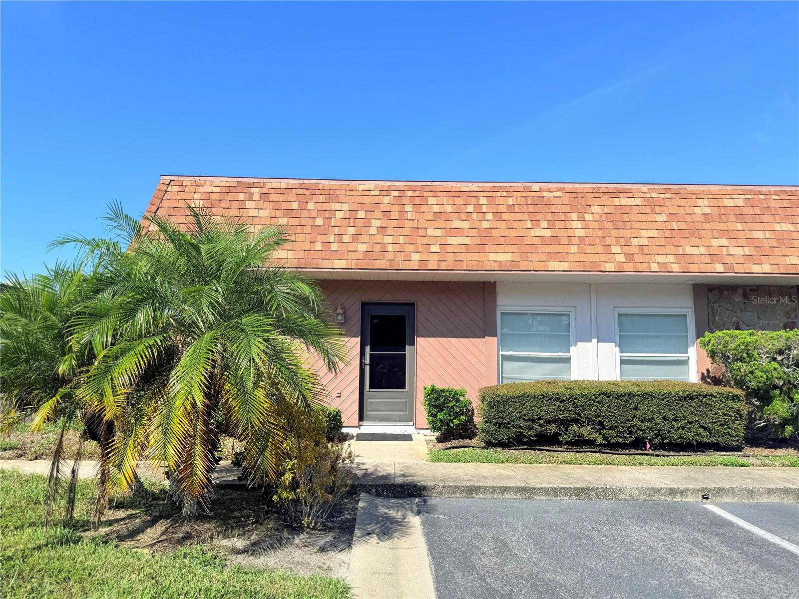 CEDAR POINTE CONDO PH 02 - Residential Lease