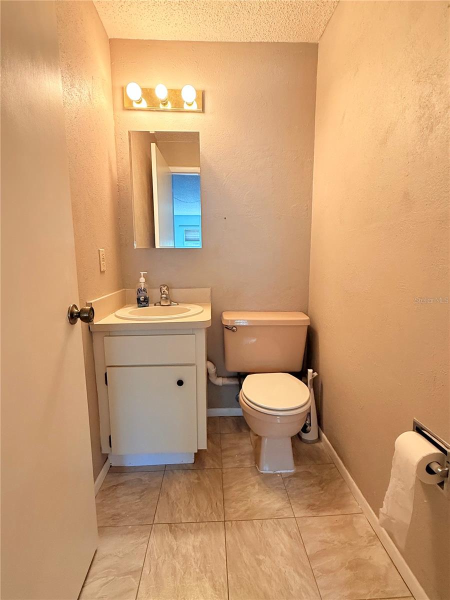 CEDAR POINTE CONDO PH 02 - Residential Lease