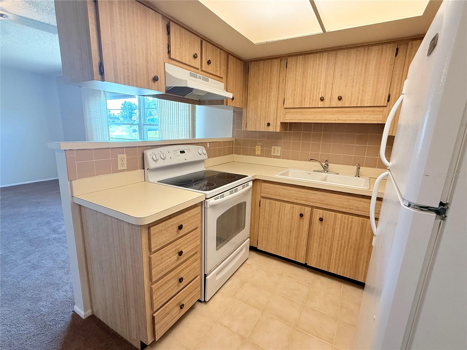 CEDAR POINTE CONDO PH 02 - Residential Lease