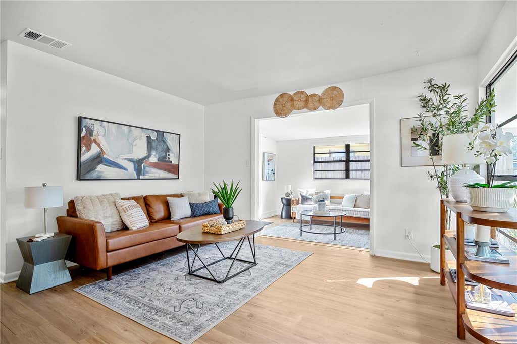 Photo of 4735 W Wisconsin Avenue, Tampa, FL 33616 (MLS # TB8535318)