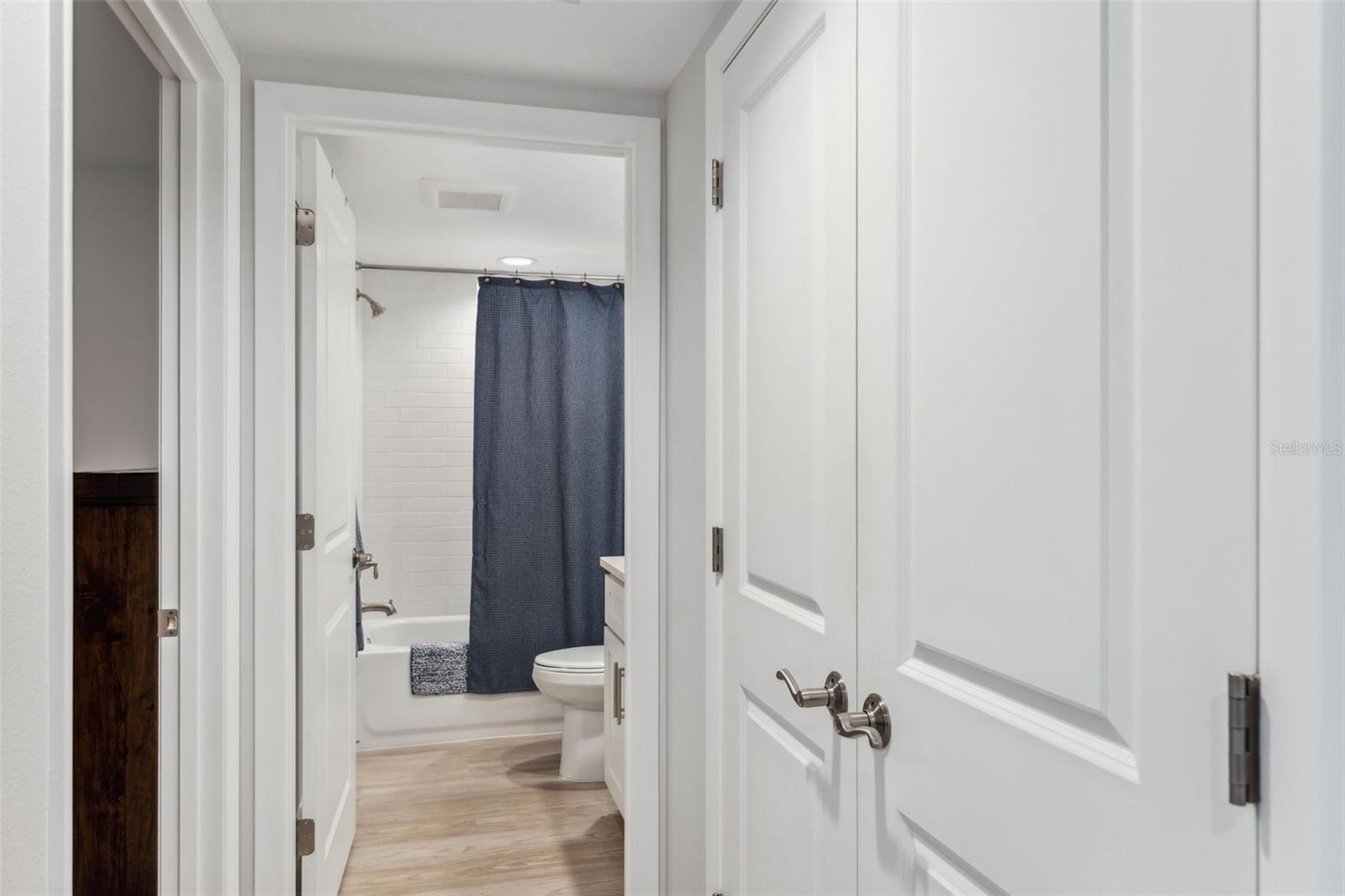 GOLF LAKE CONDO VI AT EAST BAY - Residential Lease