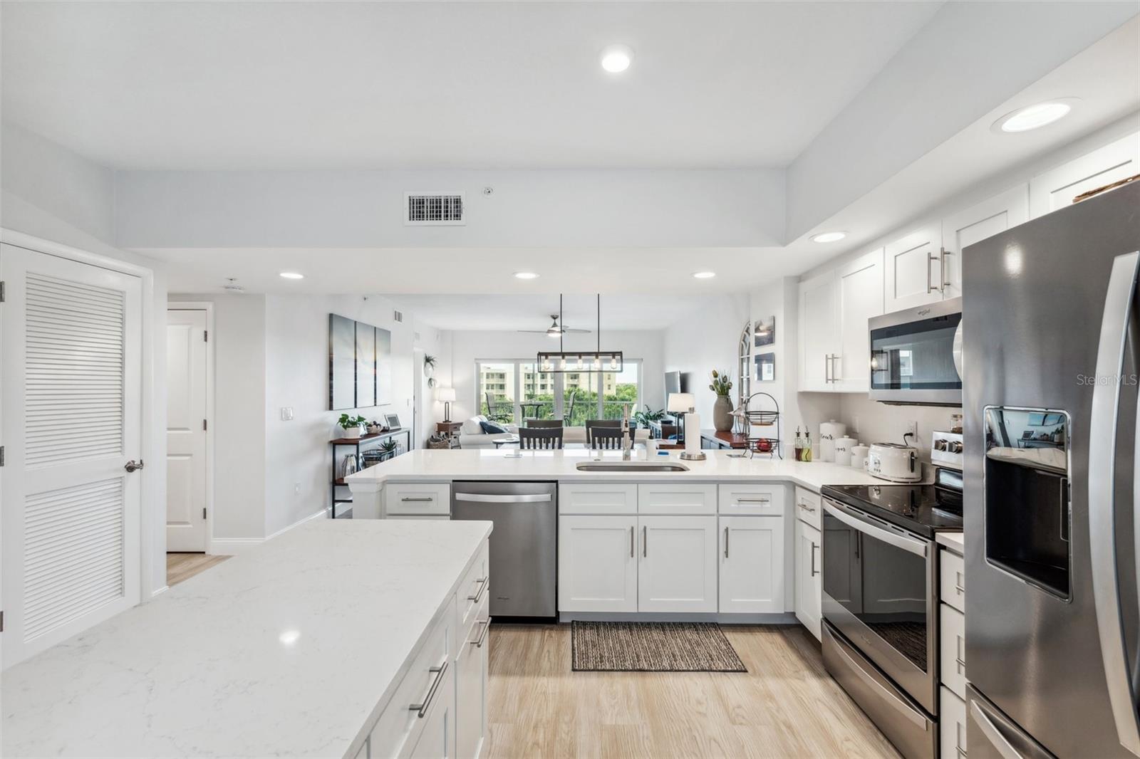 GOLF LAKE CONDO VI AT EAST BAY - Residential Lease