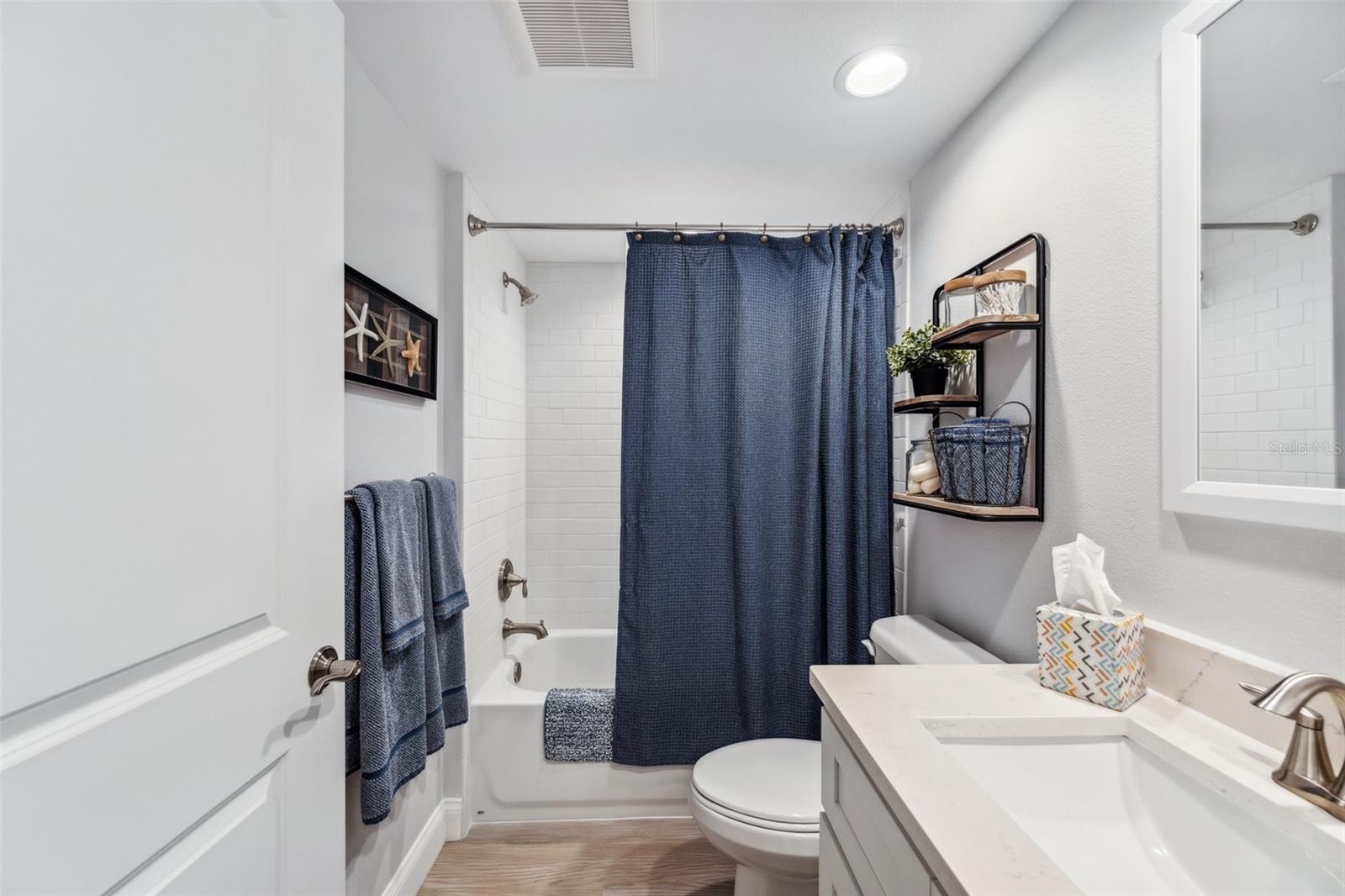 GOLF LAKE CONDO VI AT EAST BAY - Residential Lease