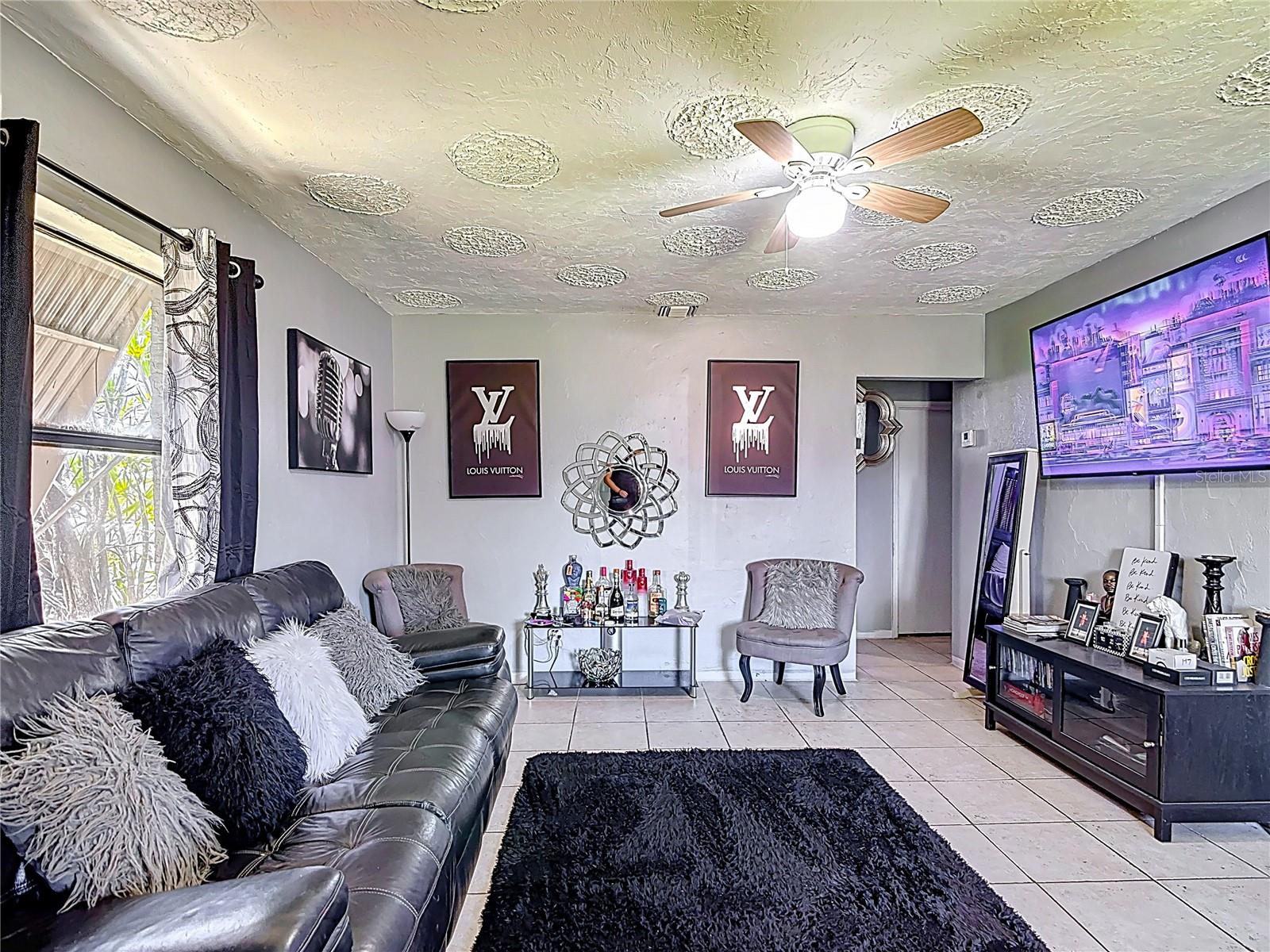4000 SW 28TH STREET, WEST PARK, FL, 33023/$340,000 4 4000 SW 28TH STREET