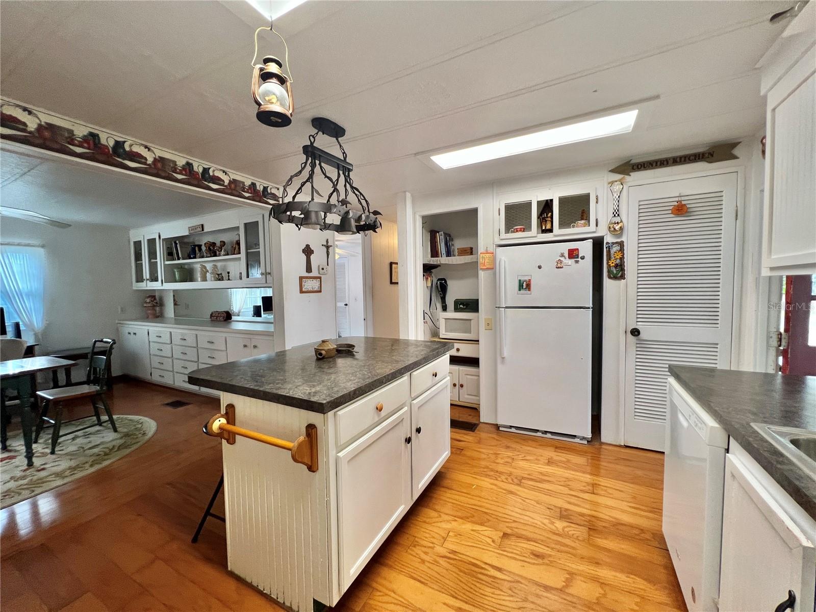 HAWTHORNE AT LEESBURG A COOP - Residential