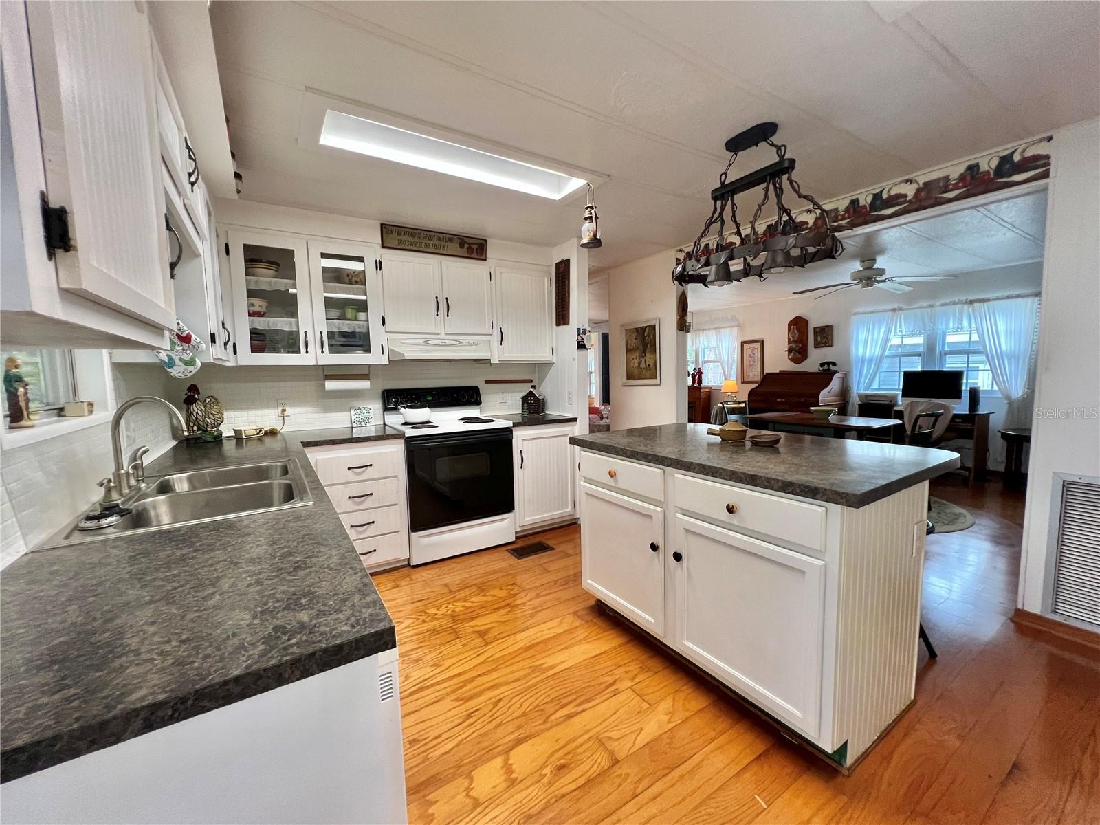 HAWTHORNE AT LEESBURG A COOP - Residential