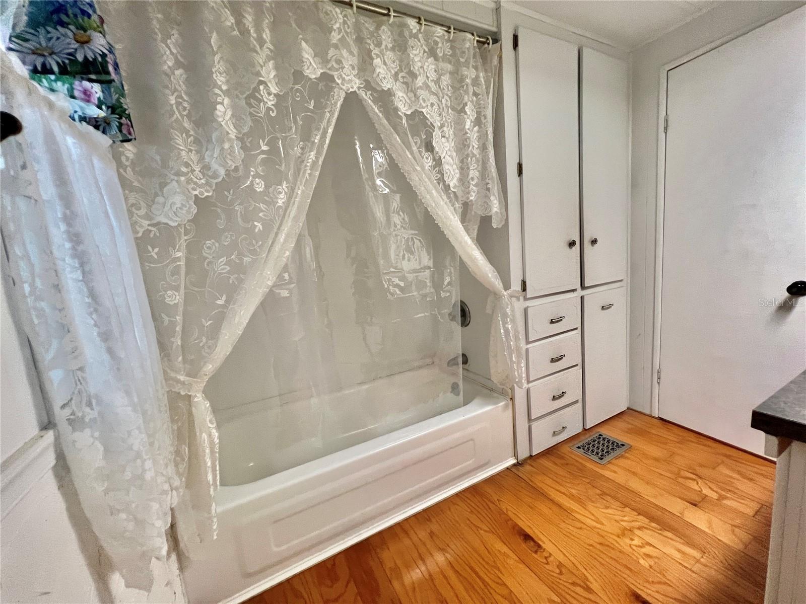 HAWTHORNE AT LEESBURG A COOP - Residential