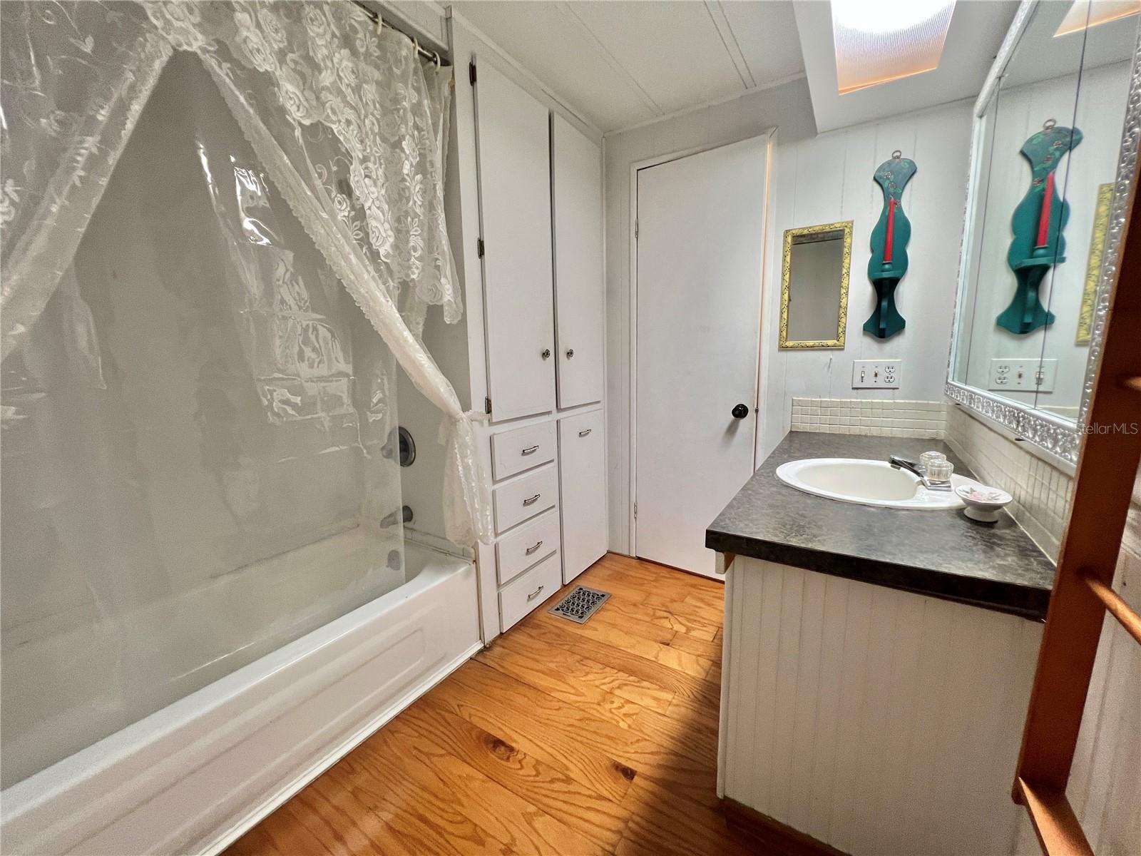 HAWTHORNE AT LEESBURG A COOP - Residential