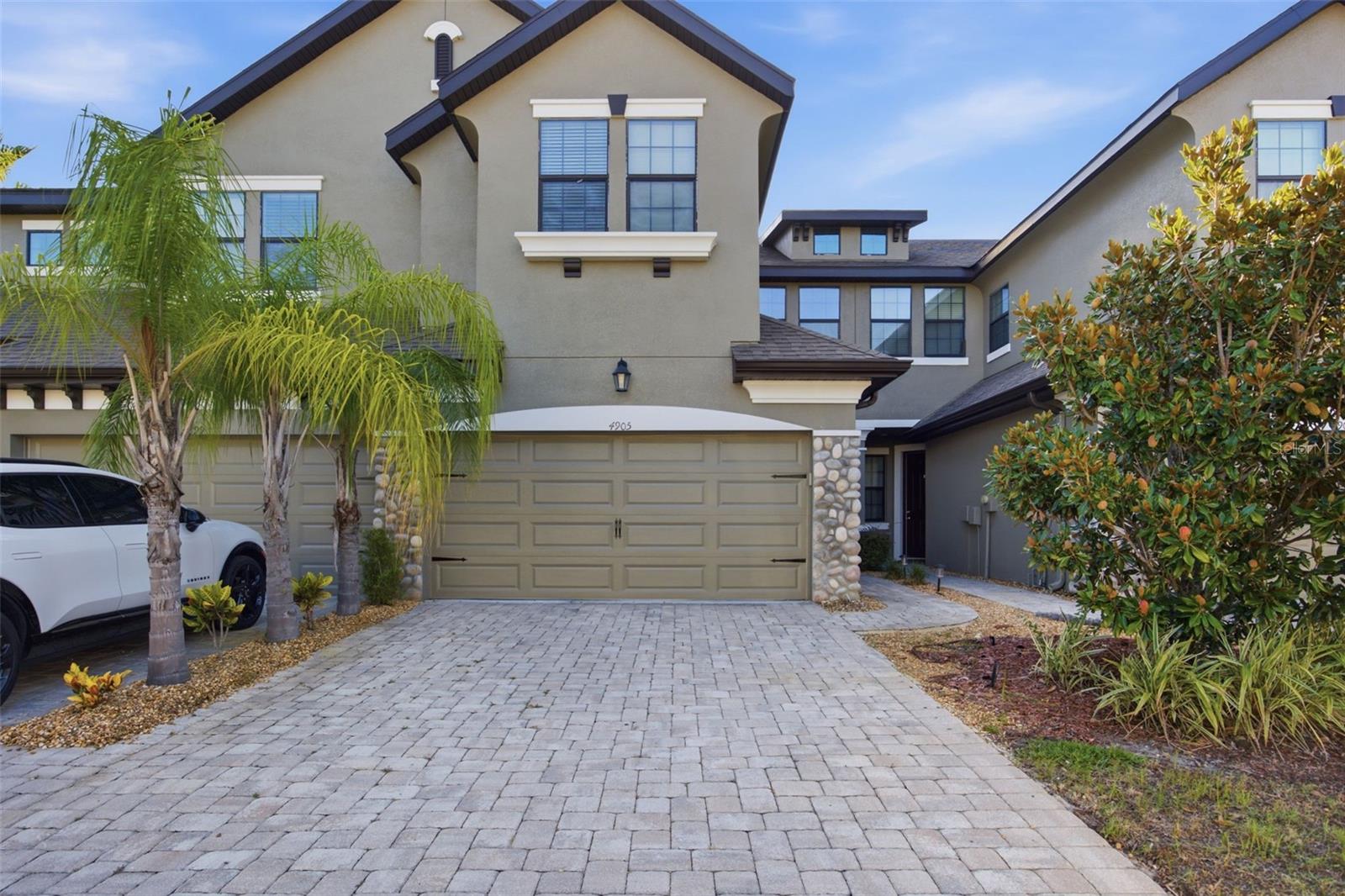 4905 WANDERING WAY