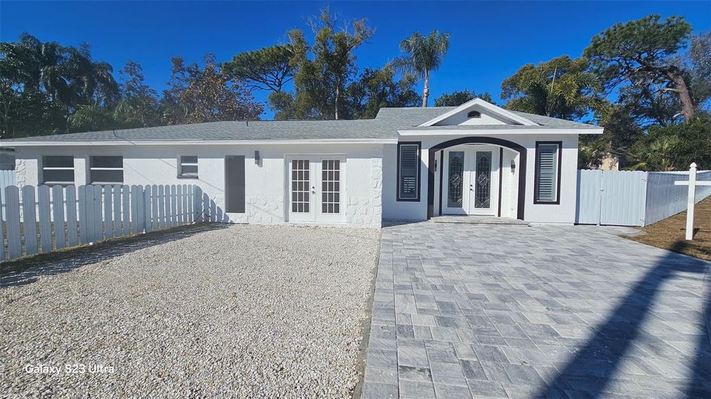 Photo of 1092 N Florida Avenue, Tarpon Springs, FL 34689 (MLS # TB8473879)