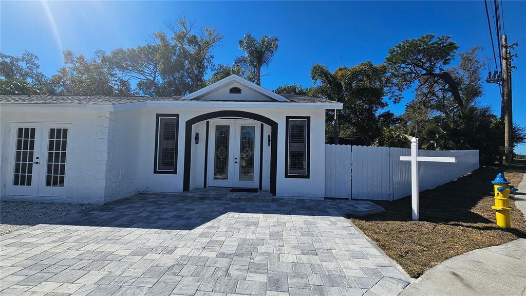 Photo of 1092 N Florida Avenue, Tarpon Springs, FL 34689 (MLS # TB8473879)