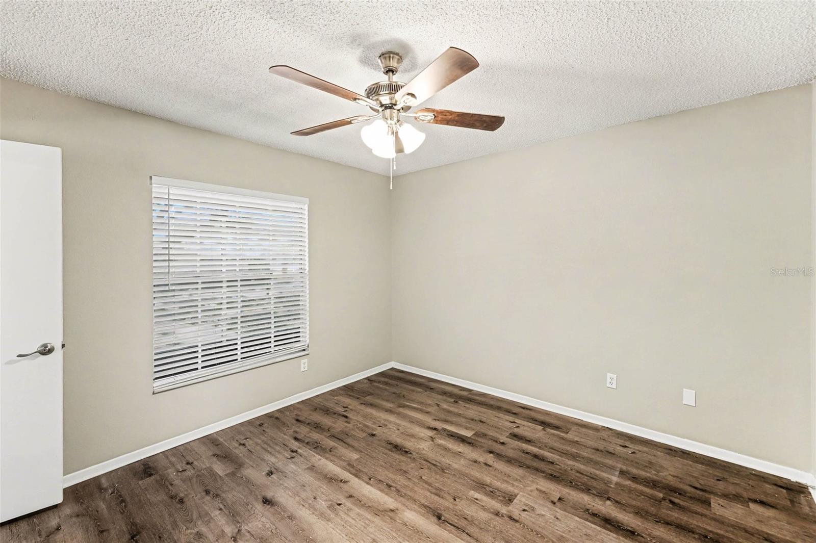 NORTH LAKES SEC I UNIT - Residential