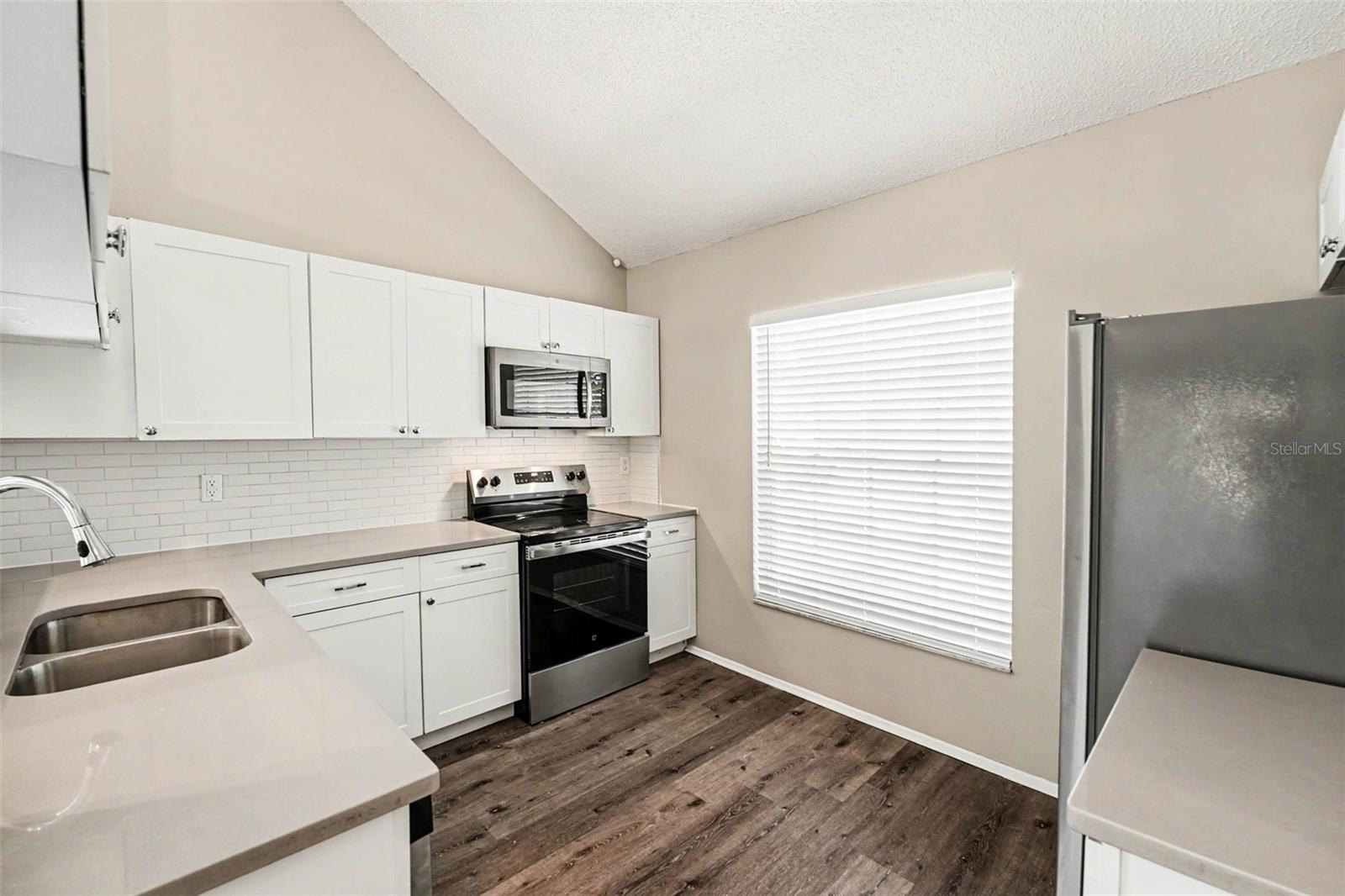 NORTH LAKES SEC I UNIT - Residential