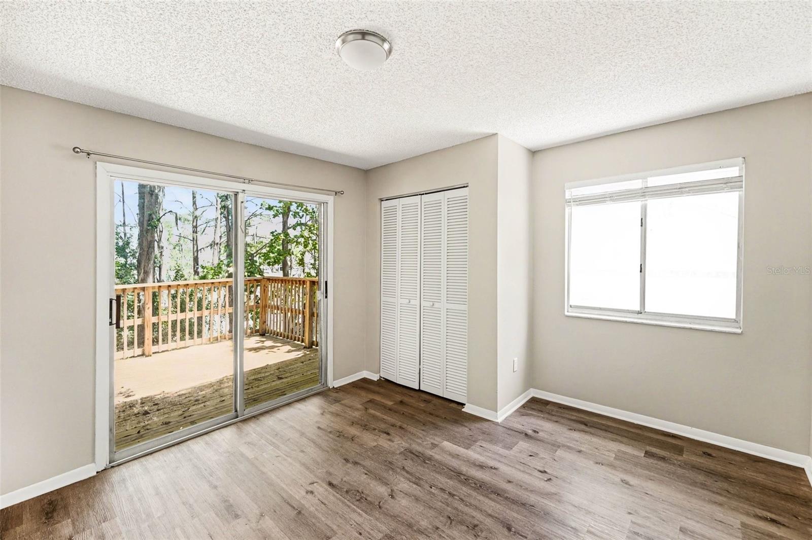 NORTH LAKES SEC I UNIT - Residential