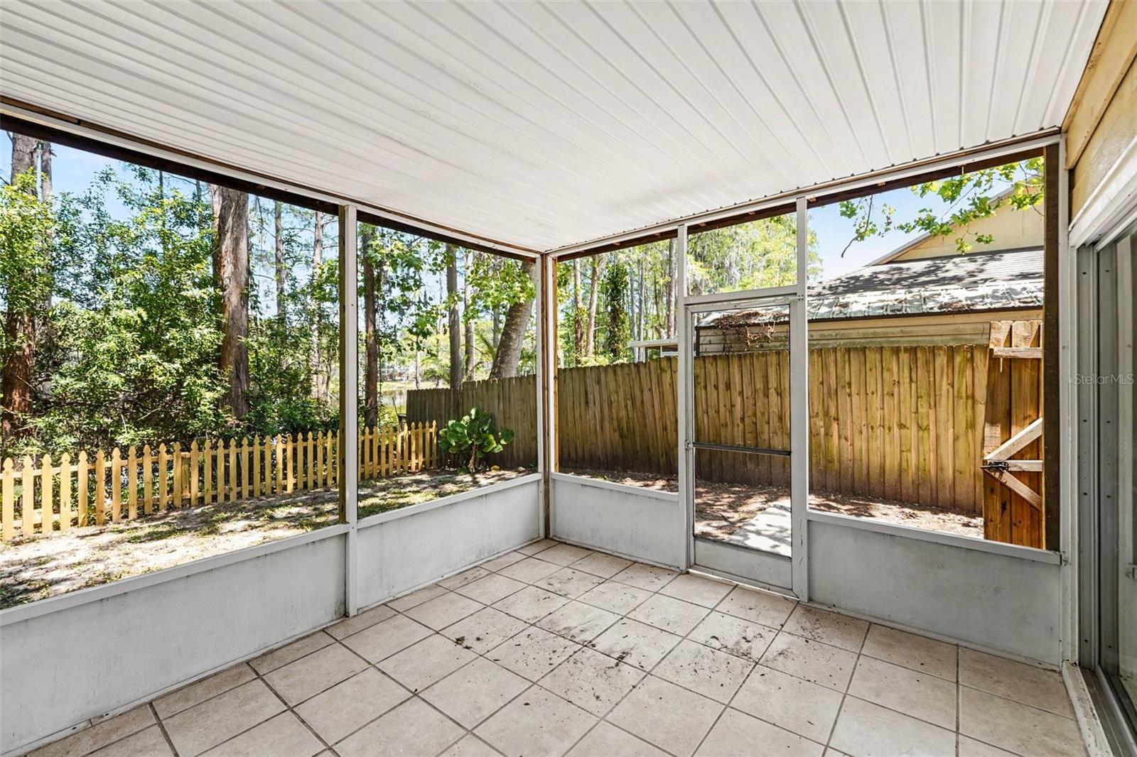 NORTH LAKES SEC I UNIT - Residential