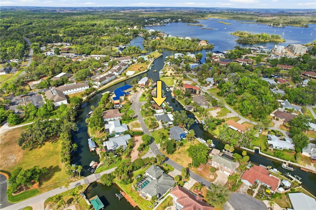 Photo of 9235 W Harbor Isle Court, Crystal River, FL 34429 (MLS # G5111727)