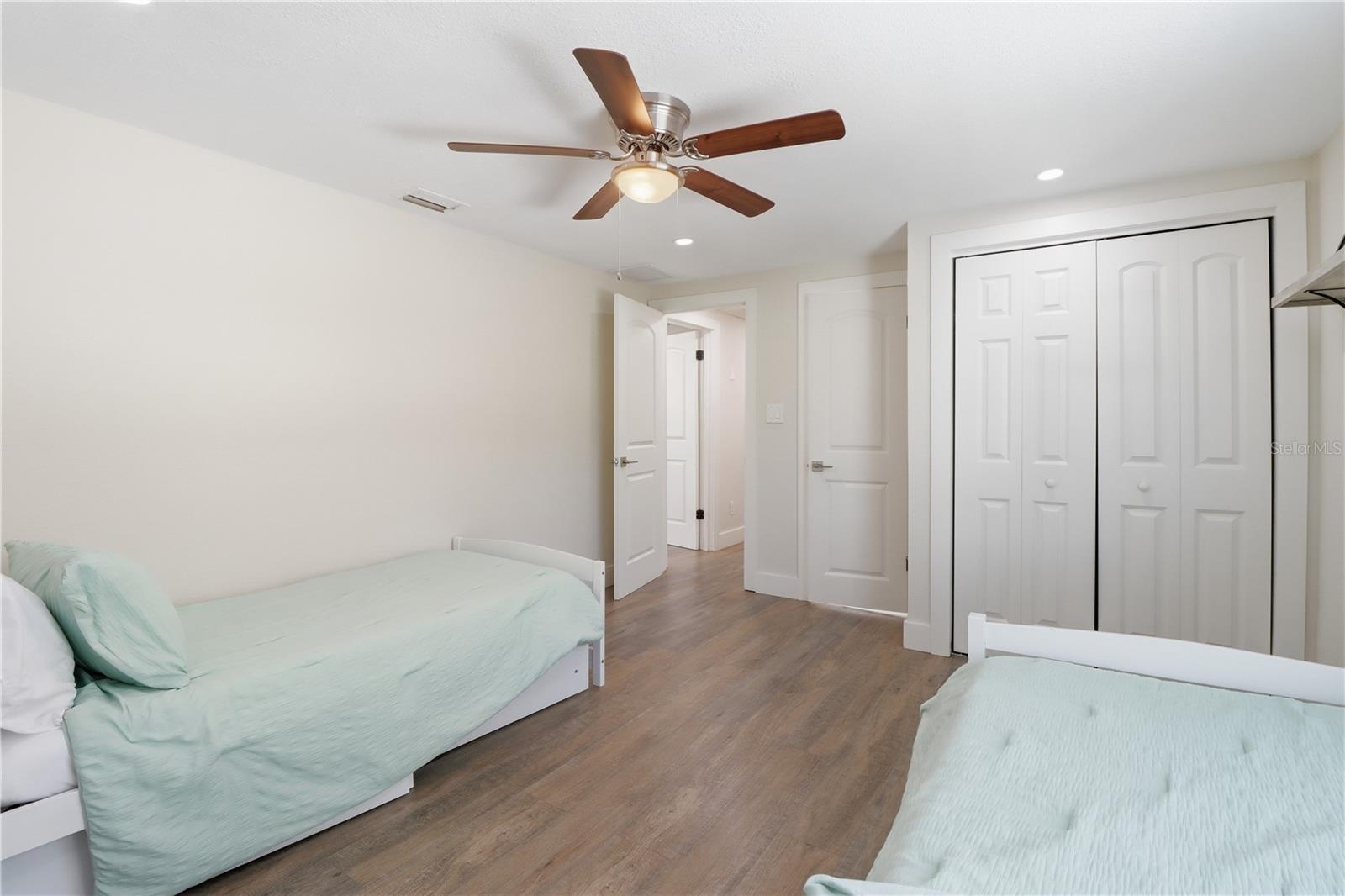 PARADISE COUNTRY CLUB UNIT 03 - Residential