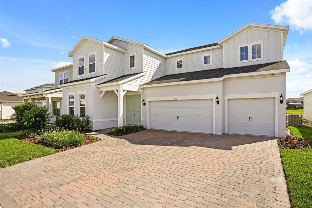 Photo of 8352 Park Cliff Way, Orlando, FL 32836 (MLS # O6400016)
