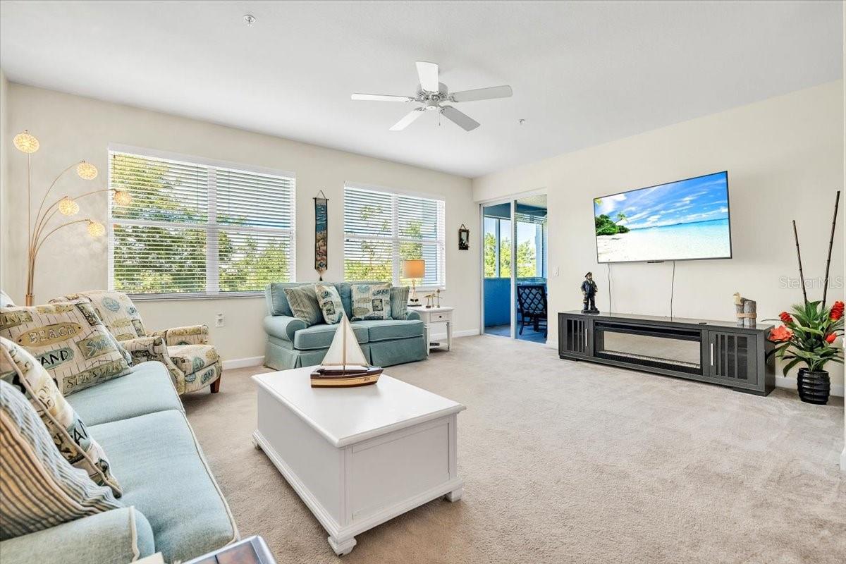 2001 BAL HARBOR BOULEVARD 2207