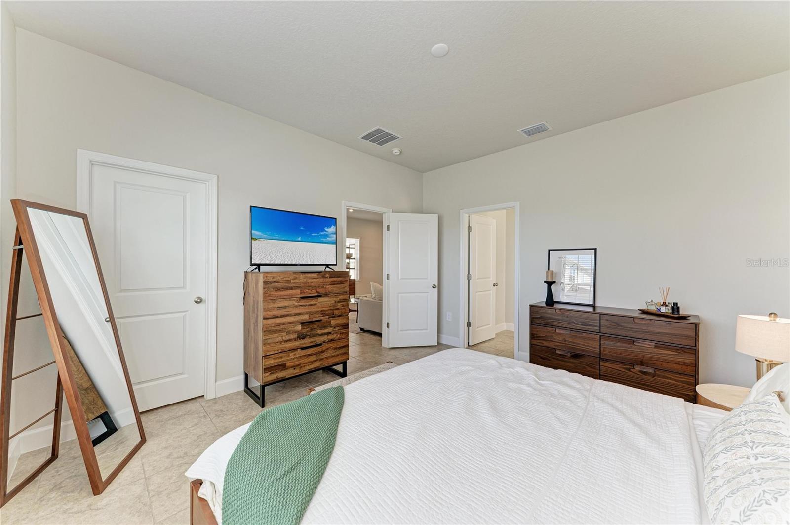 AVALON WOODS - Residential