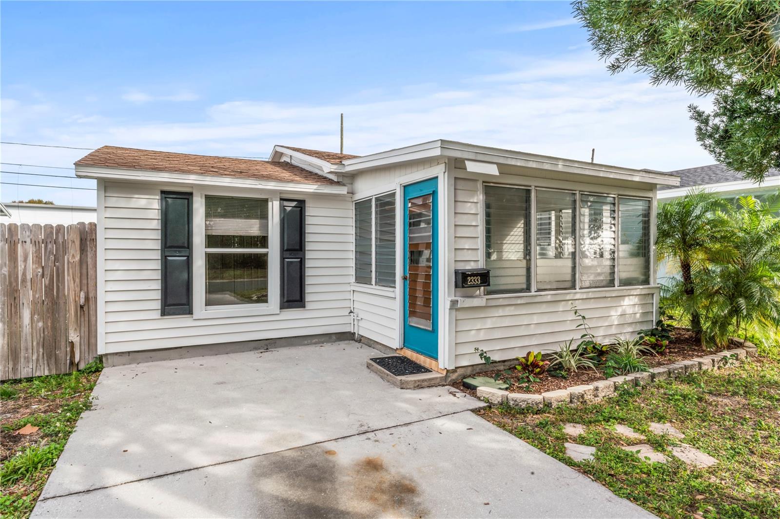 Lovely ,North Kenwood home. 3 bedrooms and 1 bath with inside laundry area and entry lenai. Master bedroom has a nice walk-in closet. Large lot. New AC in 2024. New paint inside and out in 2024. Stainless Appliances. Please do not disturb tenants. Call your Realtor today!