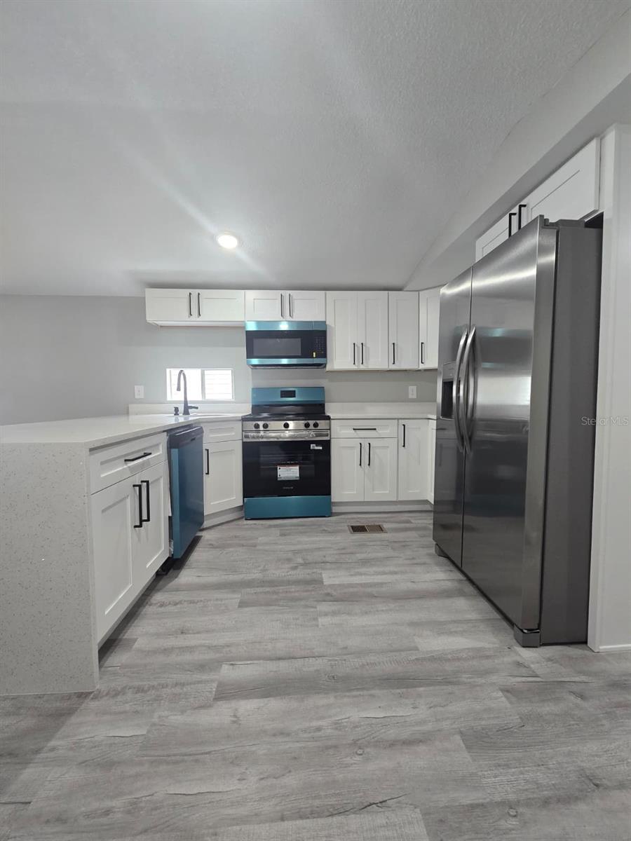 1807 PAULINE DRIVE 279