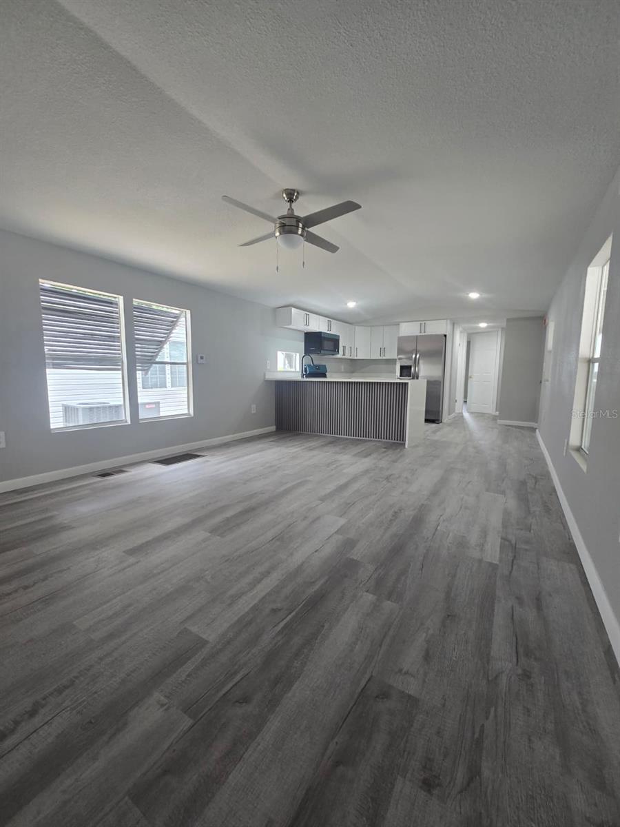 1807 PAULINE DRIVE 279