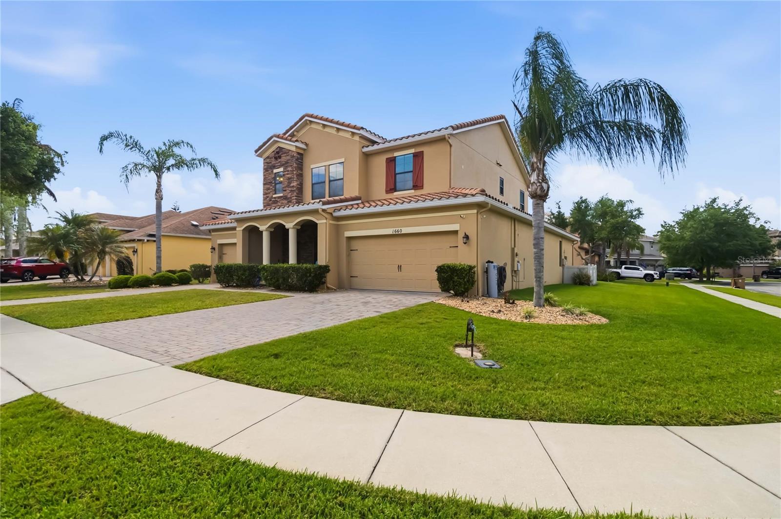 1660 PRAIRIE OAKS DRIVE