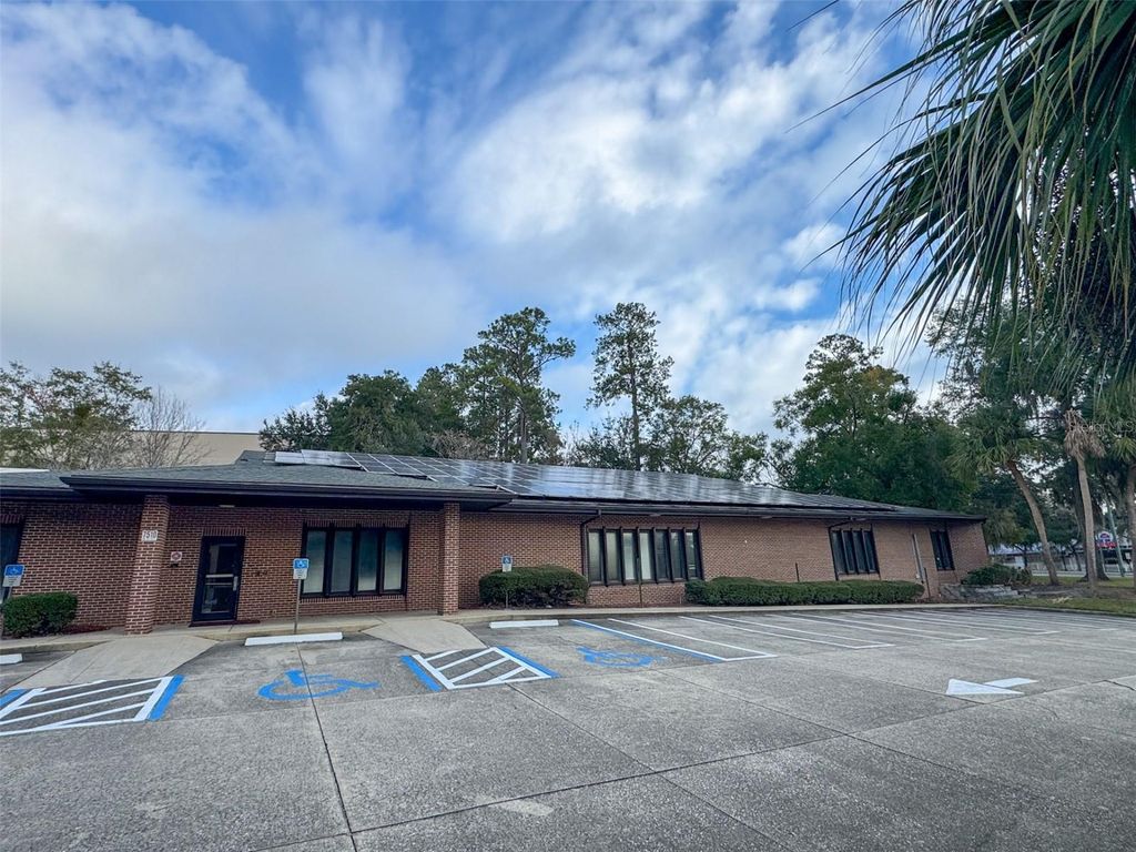 Photo of 7510 NW 4th Boulevard, Gainesville, FL 32607 (MLS # GC537126)