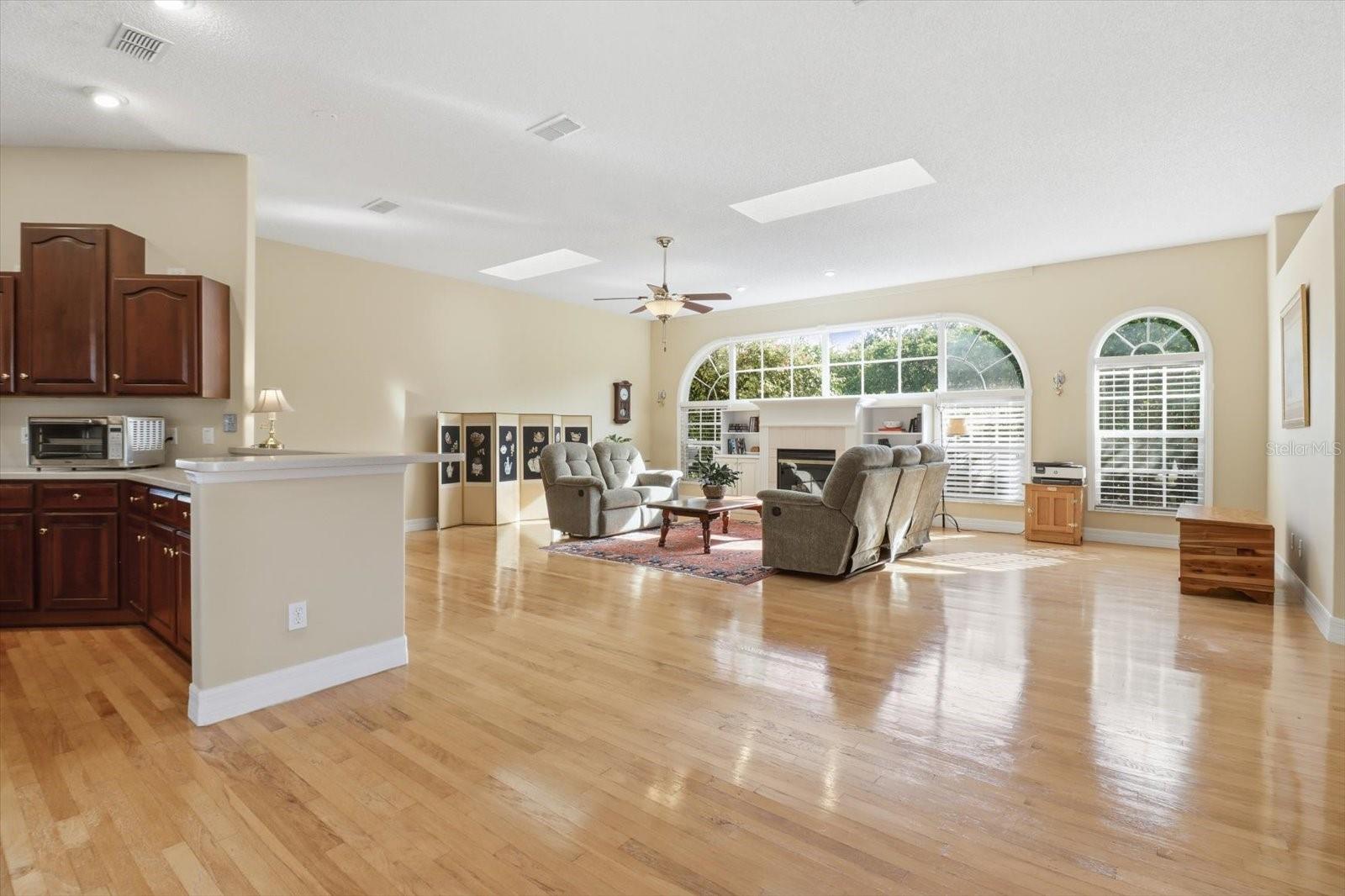 CRYSTAL OAKS SEVENTH ADD - Residential