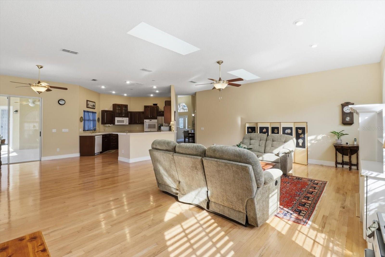 CRYSTAL OAKS SEVENTH ADD - Residential