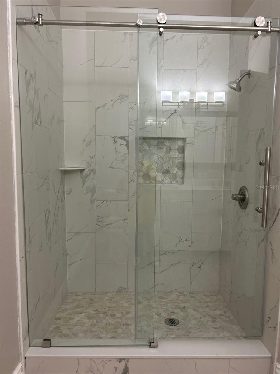 BERKELEY SQUARE - Residential