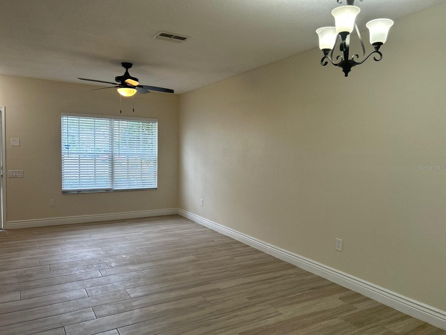 BERKELEY SQUARE - Residential