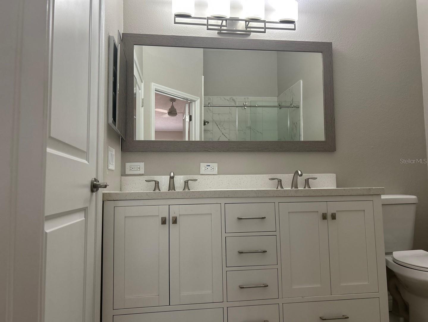 BERKELEY SQUARE - Residential