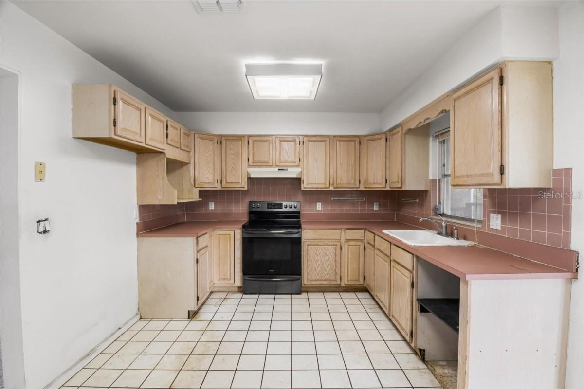 GARDEN GROVE - Residential