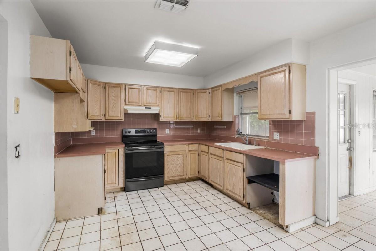 GARDEN GROVE - Residential